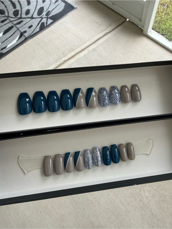 TheMiscCollection Accessories - Blue & Gray Glitter Coffin Press-On Nail Set